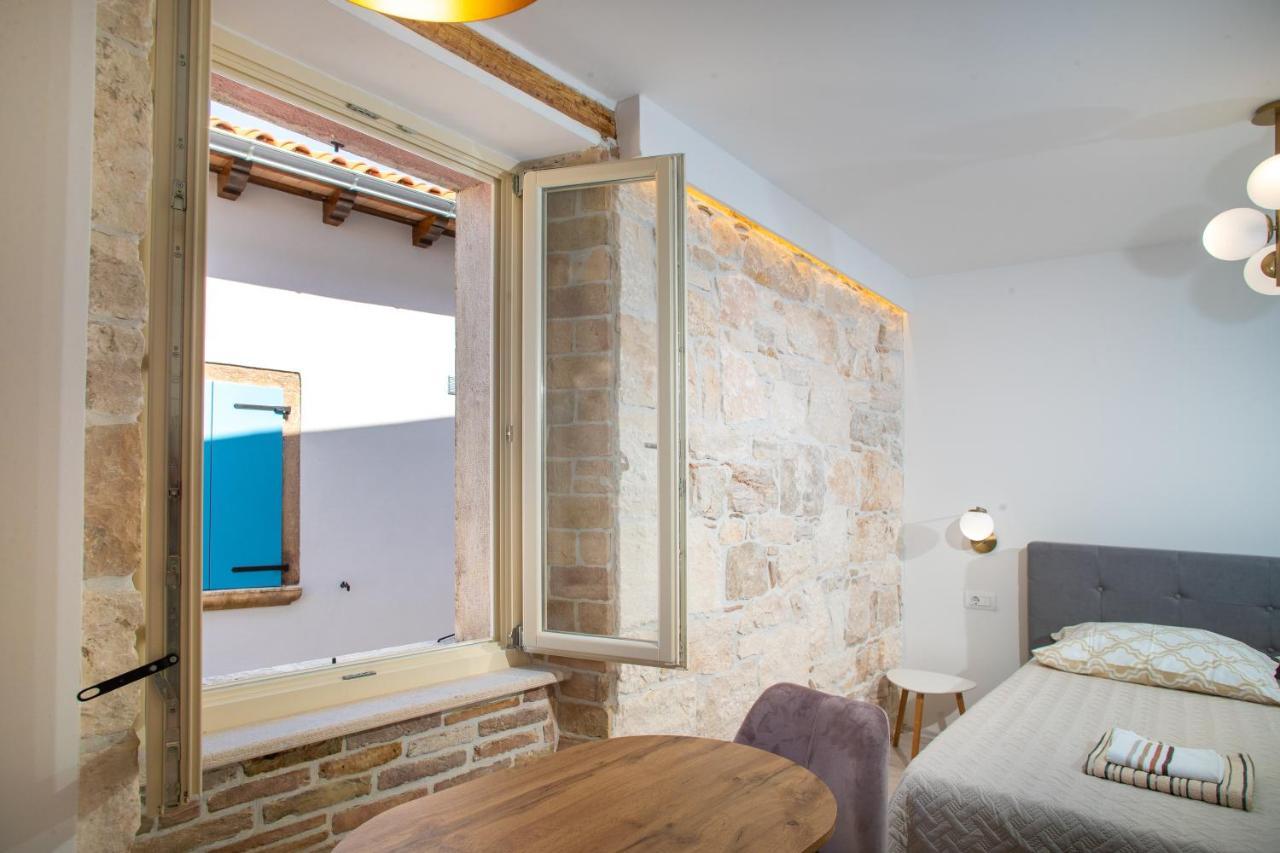 Apartments And Rooms Luan ロヴィニ エクステリア 写真