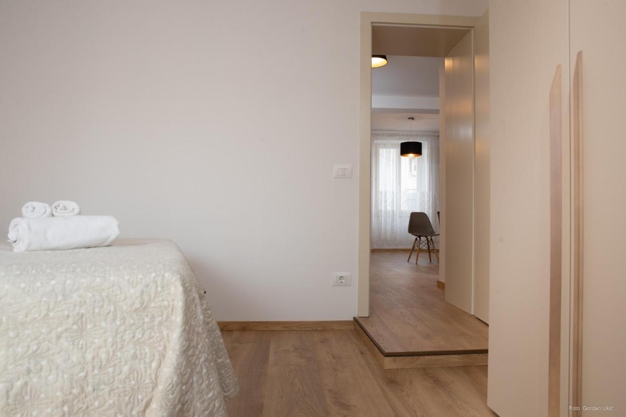 Apartments And Rooms Luan ロヴィニ エクステリア 写真